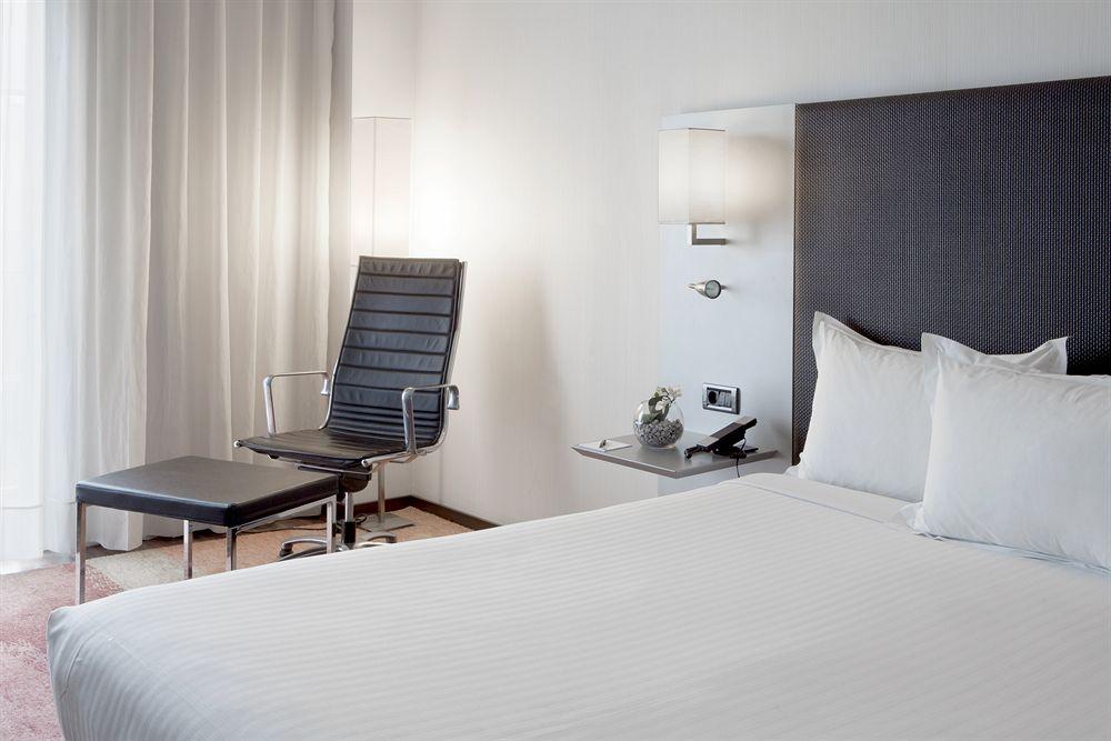 Ac Hotel Burgos By Marriott Экстерьер фото
