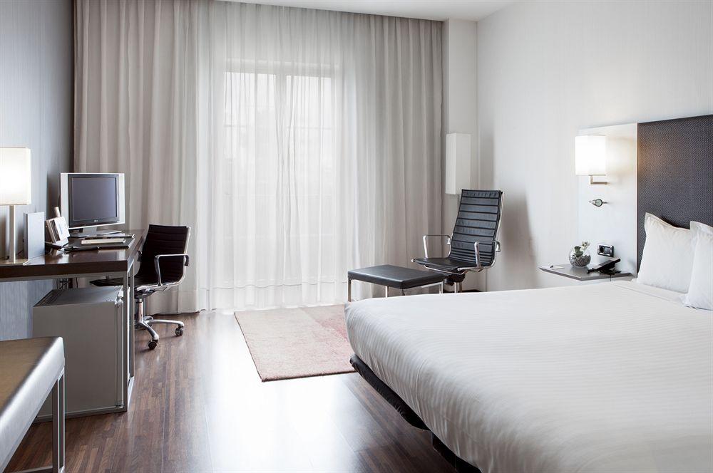 Ac Hotel Burgos By Marriott Экстерьер фото