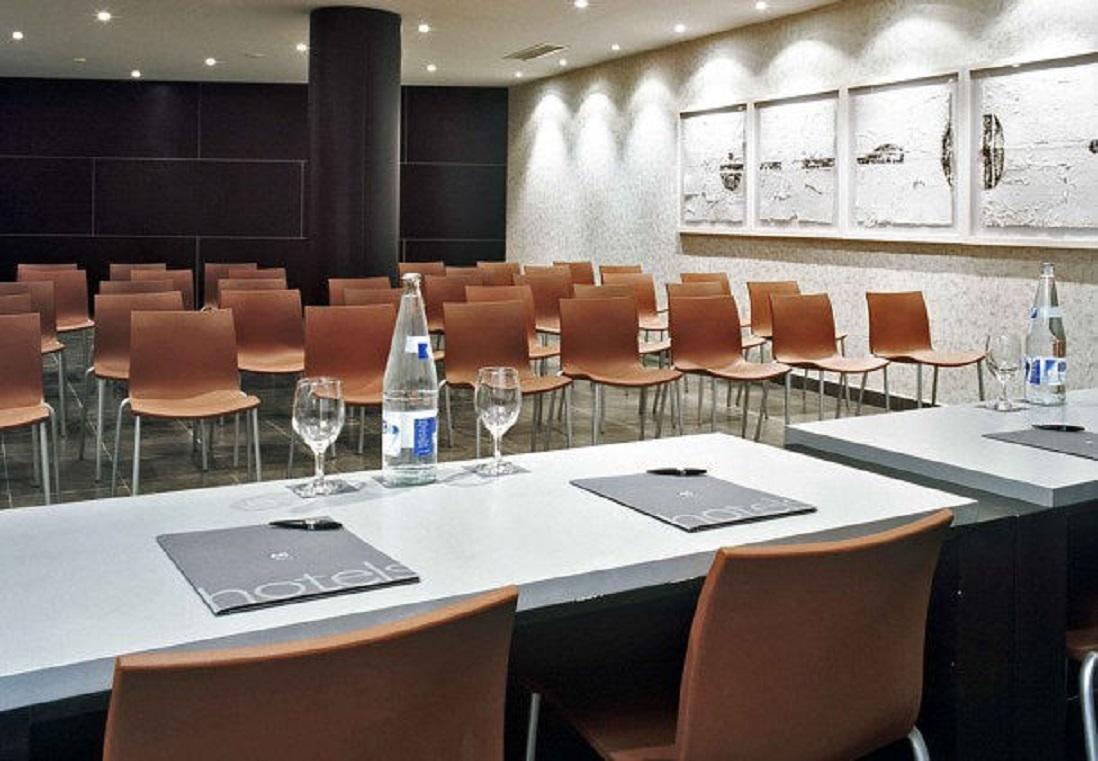 Ac Hotel Burgos By Marriott Экстерьер фото